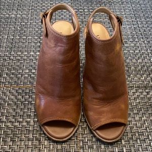 Lucky brand size 6 brown leather heels